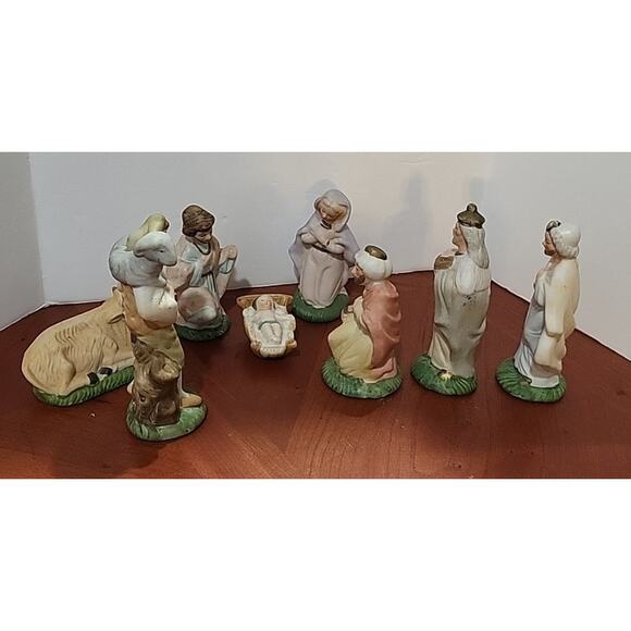 hand painted nativity set 8pc - Picture 1 of 8